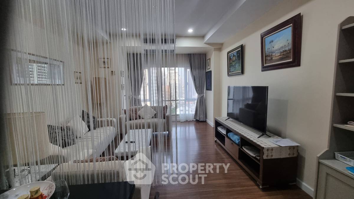 picture 200m To BTS Nana | 16th-Floor 2-BR The Trendy Condominium (ID 3157087) - 12/16