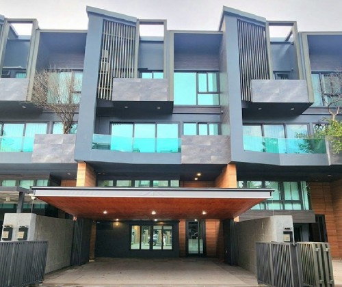 รูป ให้เช่าทาวน์โฮม 3.5 ชั้น โครงการ The Eight จตุจักร รัชดา / ซอยลาดพร้าว 1 / Fully Furnished / อยู่อาศัย หรือ Home Office / Chinese Welcome - รูปที่ 1/13