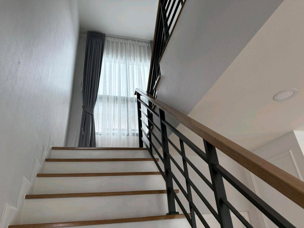 รูป ให้เช่าบ้านเดี่ยวหรู หมู่บ้าน CENTRO วิภาวดี | 79,000 บ. /ด. | ที่ดิน 63 ตร.ว. พื้นที่ใช้สอย 274.4 ตร.ม. | 4 ห้องนอน 6 ห้องน้ำ ที่จอดรถ 3 คัน - รูปที่ 10/46