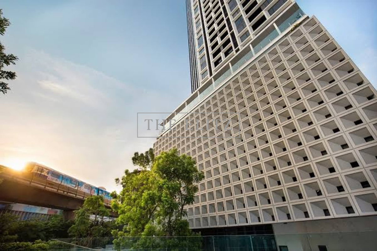picture ✨ An Iconic Rare Residence Combining Architectural Mastery with Absolute Readiness ✨ - 28/39