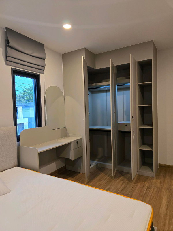 รูป ให้เช่าบ้านเดี่ยวหรู หมู่บ้าน CENTRO วิภาวดี | 79,000 บ. /ด. | ที่ดิน 63 ตร.ว. พื้นที่ใช้สอย 274.4 ตร.ม. | 4 ห้องนอน 6 ห้องน้ำ ที่จอดรถ 3 คัน - รูปที่ 18/46