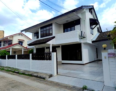 เช่าบ้านเดี่ยว สะพานใหม่ : ให้เช่าบ้านเดี่ยว 2 ชั้น หมู่บ้านราชตฤณมัย ริมถนนพหลโยธิน ใกล้ BTS พหลโยธิน 59 / Renovate ใหม่ / ไฟฟ้า 3 เฟส / อยู่อาศัย หรือ เป็นสำนักงาน จดบริษัทได้
