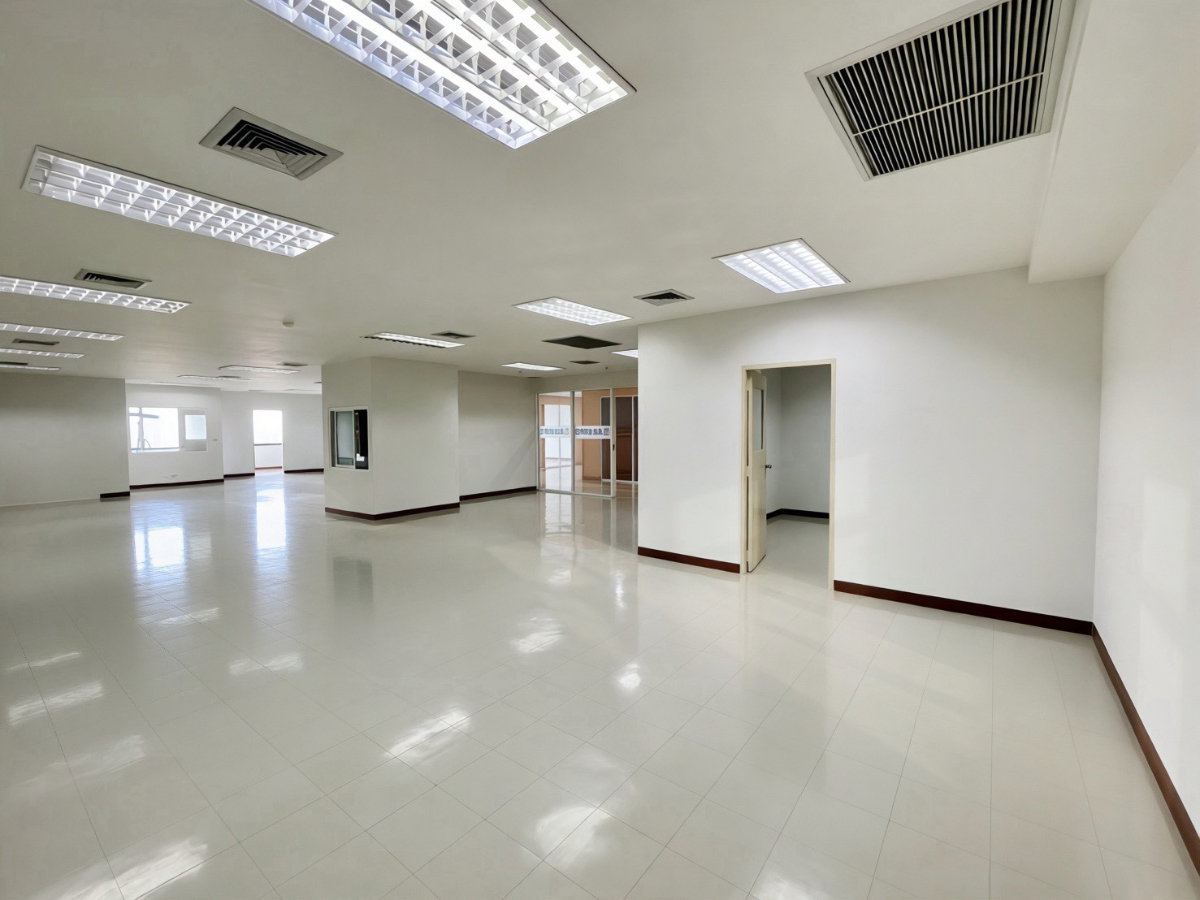 picture OFFICE for Rant ZEER RANGSIT. Zeer Rangsit Shopping Center: The perfect choice for modern business owners. - 3/7
