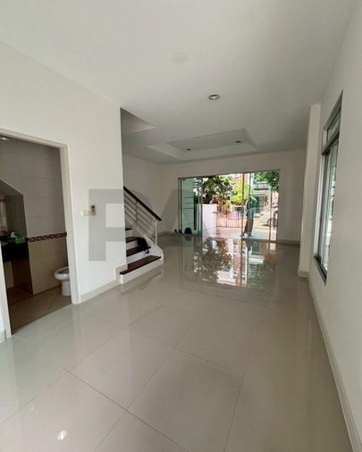 3-bed townhouse for rent, 210 sqm, 30 sq wah, Baan Klang Muang Urbanion Rama9 - Wongwaen