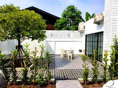 Townhouses for rent MRT Suan Luang Ro 9  : Corner Townhouse for Rent Near Bangkok Patana School