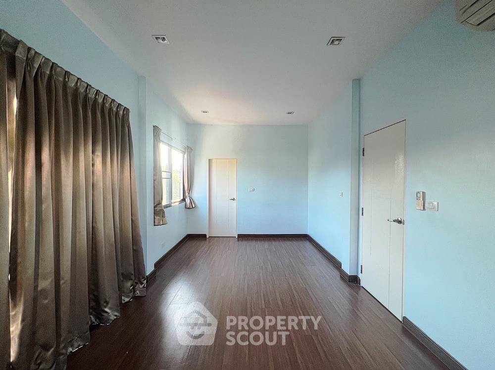 picture Spacious 3-BR House 158 Sqm At Centro Ramindra 109 For Rent (ID 1529947) - 4/24
