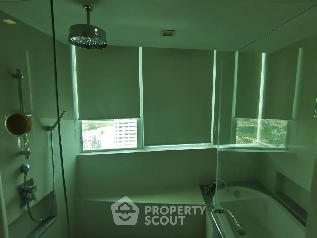 picture 21st-Floor 3-BR Millennium Residence @ Sukhumvit, BTS Asoke (ID 511540) - 16/16