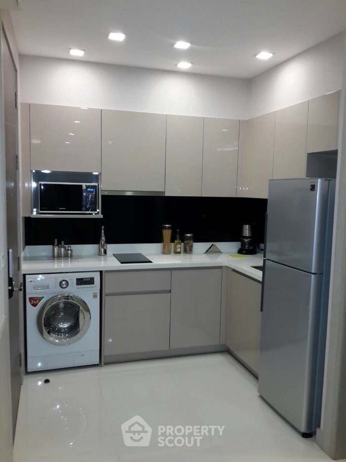 picture 1-BR At Trapezo Sukhumvit 16 Near MRT Queen Sirikit (ID 722331) - 8/13