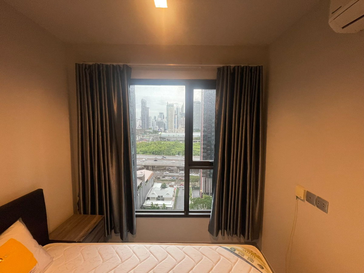 รูป ไลฟ์ อโศก พระราม 9 | ชั้นสูง ชั้น 20 2ห้องนอน ใกล้ MRT พระราม 9 23,000 บาท / เดือน - รูปที่ 4/12