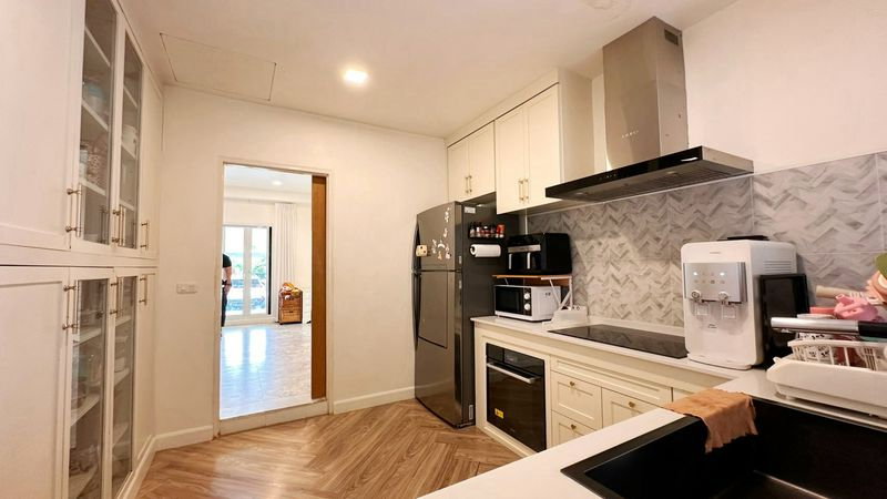 รูป 🌳 บ้านเดี่ยว Land & Houses หลังใหญ่ 139 ตร.ว. พร้อมสนามหญ้าและต้นไม้ใหญ่  - รูปที่ 19/20