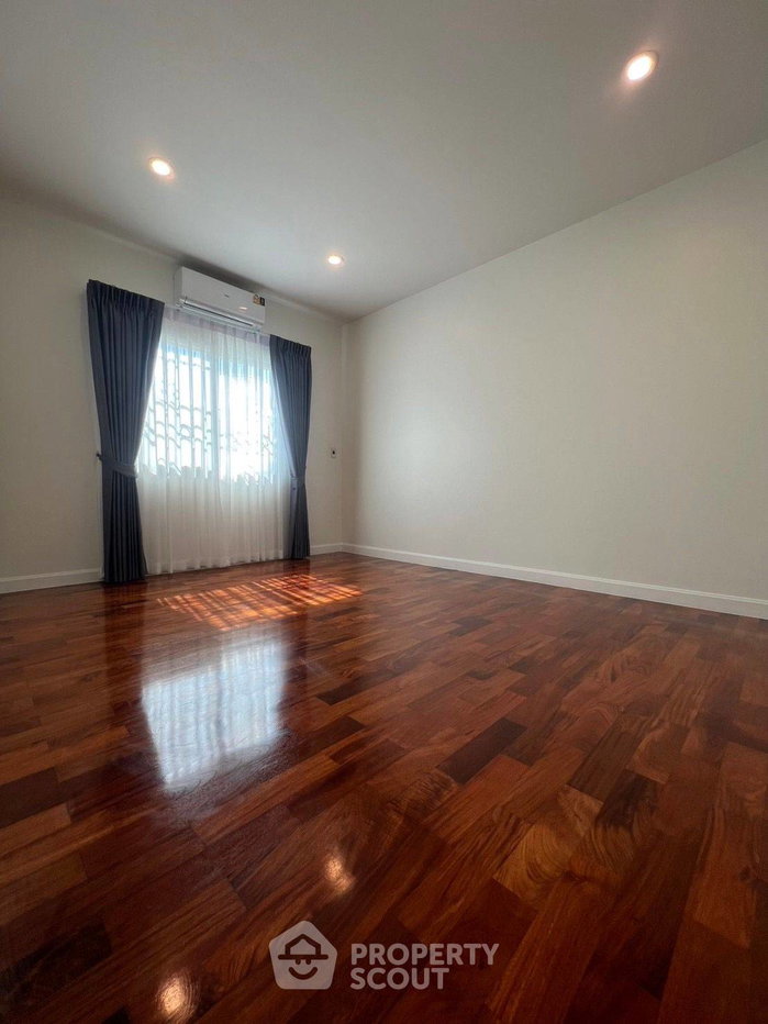 picture Pet-Friendly 7-BR House With 1,000 Sqm In Bang Kaeo (ID 2107543) - 35/49