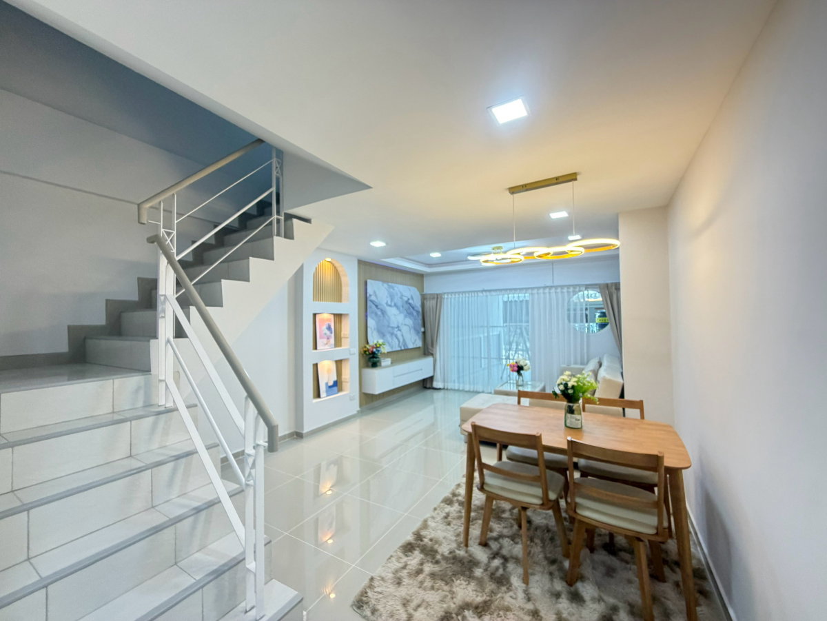 รูป ทาวน์เฮ้าส์ รีโนเวทใหม่ สด สวย ทำเลดีเยี่ยม ราคาถูกๆ หมู่บ้านเมืองประชา หทัยราษฎร์37 ซอย50 แขวงสามวาตะวันตก เขตคลองสามวา เฟอร์นิเจอร์สวยพร้อมอยู่ - รูปที่ 8/16