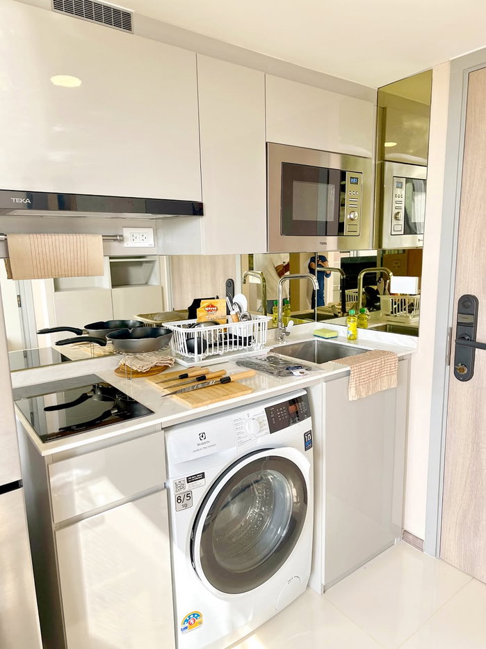 picture 🔥 SOHO BANGKOK RATCHADA Duplex 1-bedroom unit on the 19th floor, near MRT Ratchada, only 28,000 THB/month! Ready to move in! 🏙️✨ - 5/8