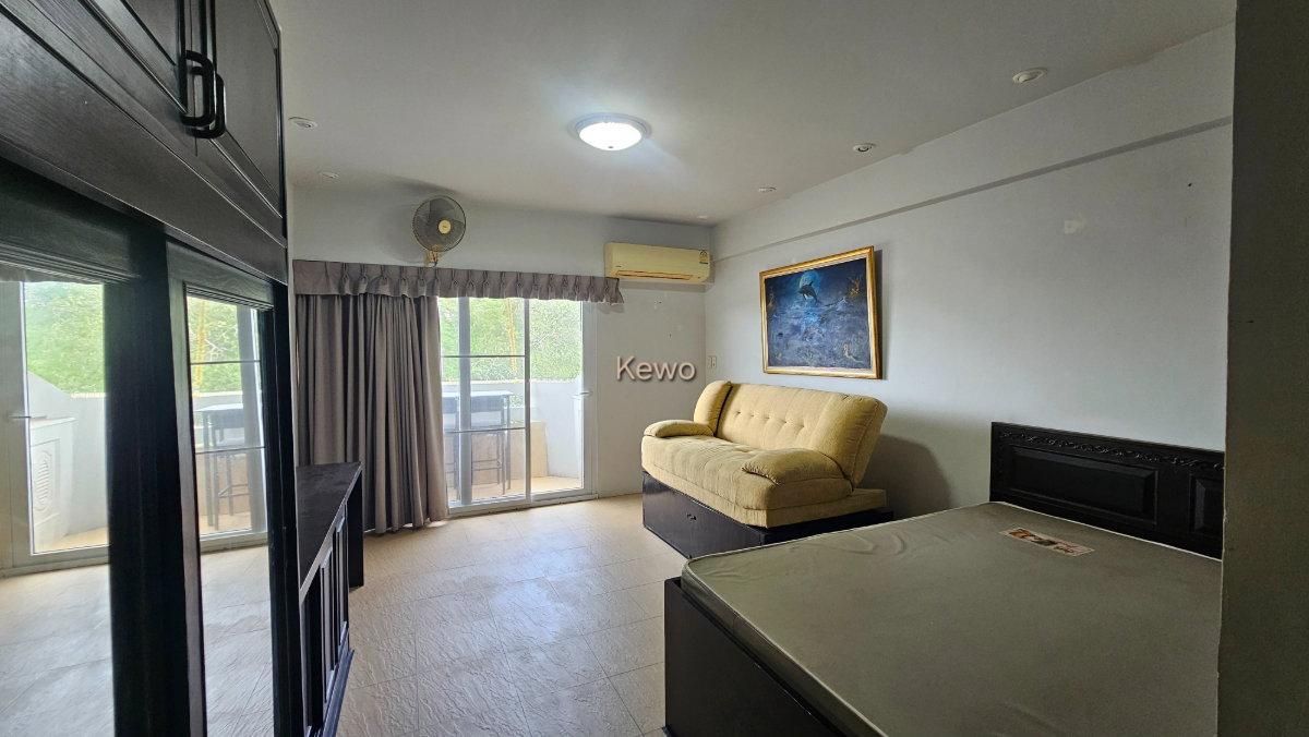 picture Condo direct beach access 36 Sqm need renovation - 4/17
