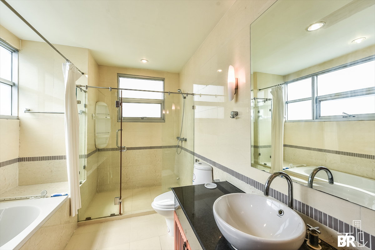 picture Rental Condo 🌃 Baan Klang Krung Siam Pathumwan, 2BR 98 sq.m. 38K 🌠 Spacious Unit with an Unblocked View, Near BTS Ratchathewi - 9/10