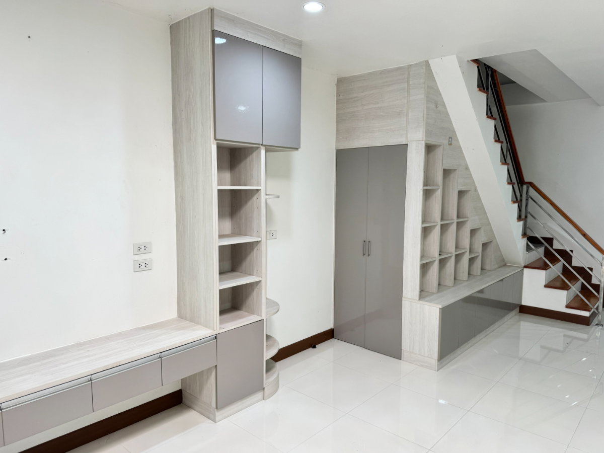 รูป ขายทาวน์เฮ้าส์ 3 ชั้น หมู่บ้านสินทวีสวนธน 1 ซอยประชาอุทิศ 44 ทำเลดี เดินทางสะดวก - รูปที่ 6/17