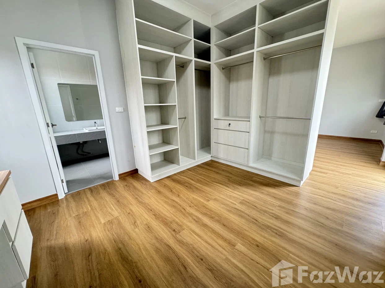 picture 4 Bedroom Villa for rent in Bang Kapi, Bangkok  1929820 - 9/15