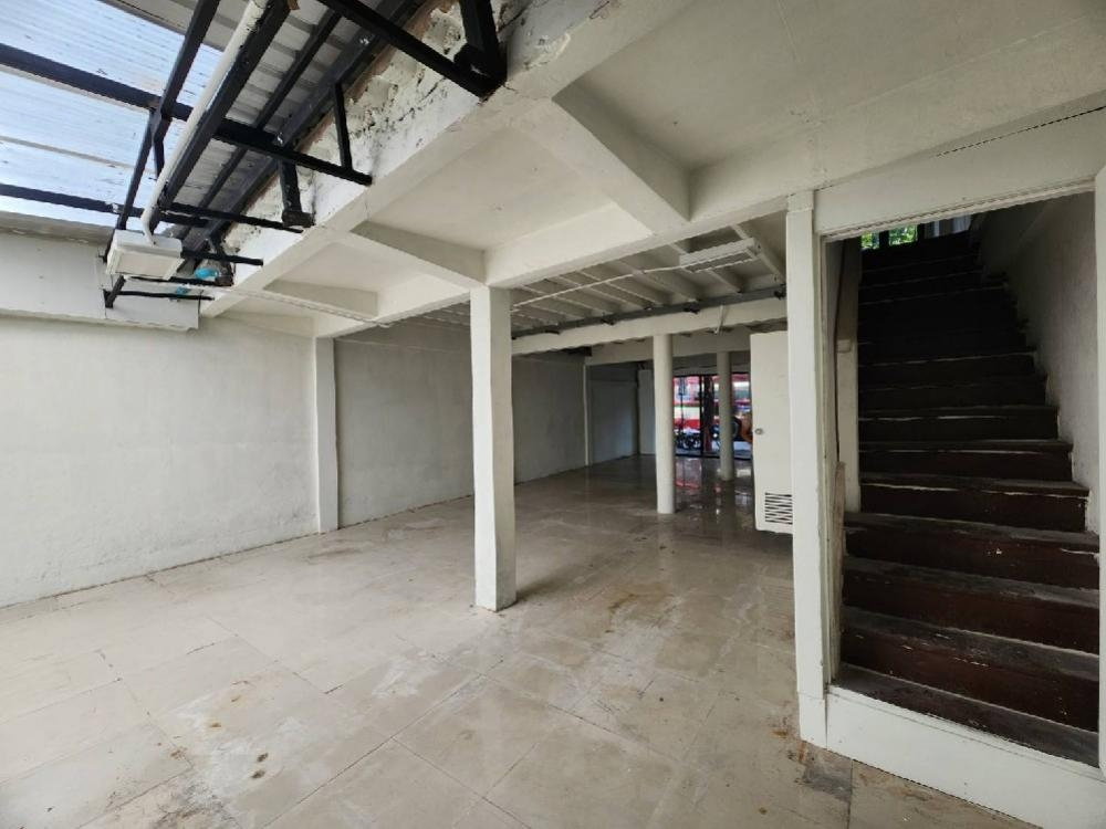 picture Shophouse for rent – ​​Pracha Songkhro Road, Huai Khwang, Ratchadaphisek - 10/12