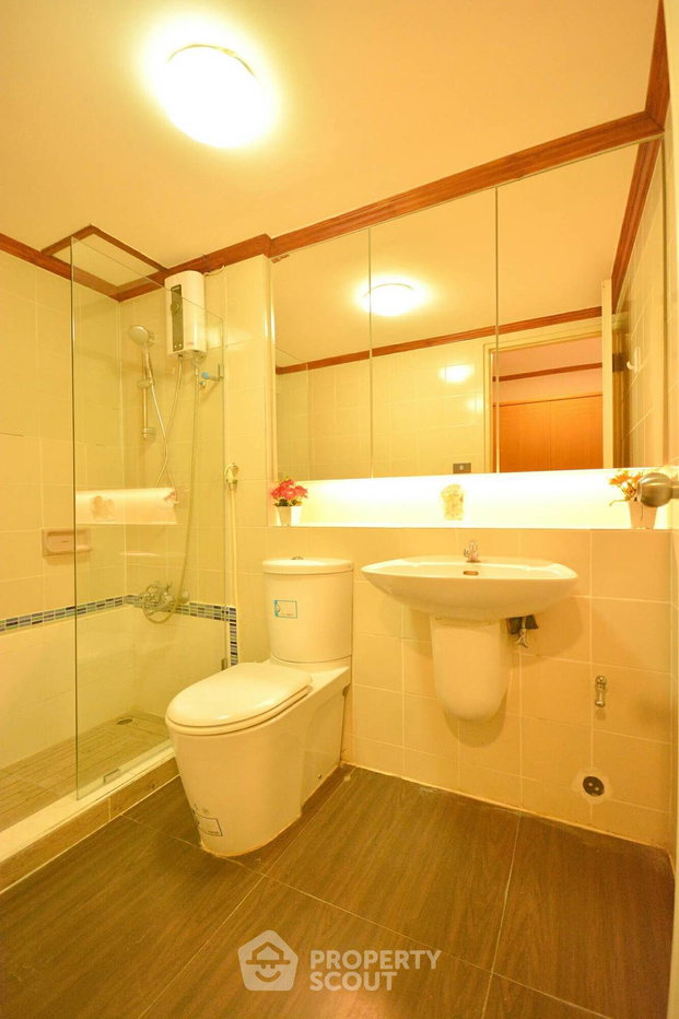 picture Great Value 1-BR At Thonglor Tower Condominium Near BTS Thong Lor (ID 944557) - 13/13