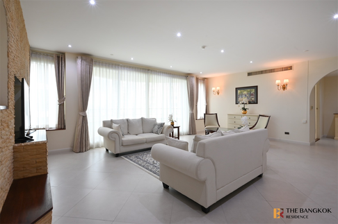 Ultimate Luxury Condo in Business District Ideal 24