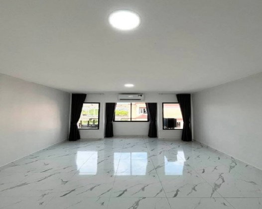 รูป ให้เช่าทาวน์โฮม 3 ชั้น / ซอยรามอินทรา 34 / Renovate ใหม่ / แอร์ 3 เครื่อง / เฟอร์นิเจอร์บางส่วน / อยู่อาศัย หรือ Home Office - รูปที่ 5/14