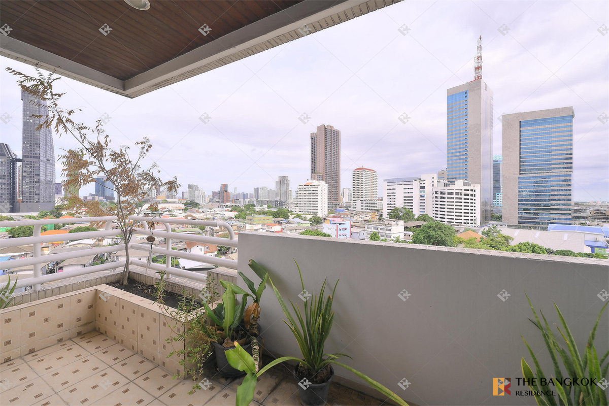 picture Looking for an owner for this special unit Ruamsuk Condominium - 1/10