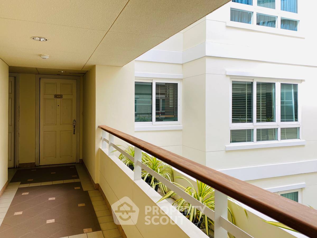 รูป คอนโด 2 ห้องนอน Baan Siri Sathorn Condominium ใกล้ MRT คลองเตย (ID 645831) - รูปที่ 2/8