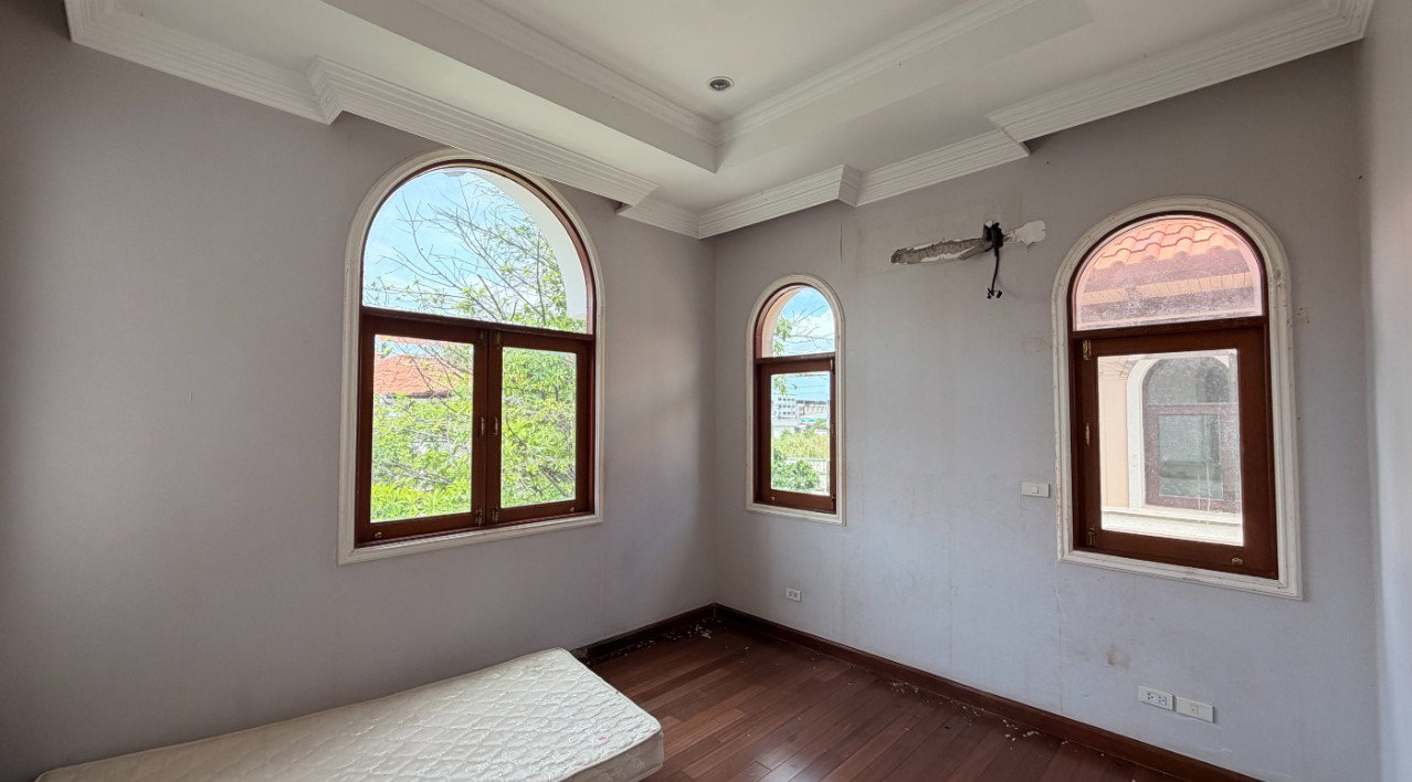 picture HOME 111.6 Sq.w. Bang Khun Thian Bangkok for 13.2M - 8/11