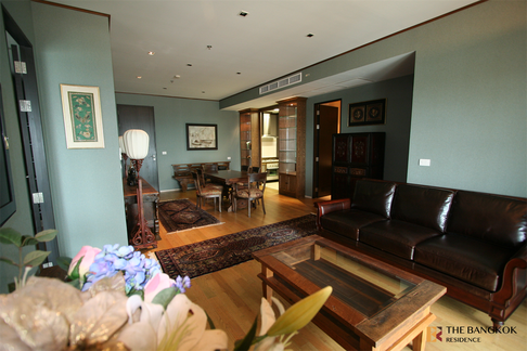 The Madison Condominium Sukhumvit 41 near BTS Phrom Phong Premium Luxury Condo in Prime Location