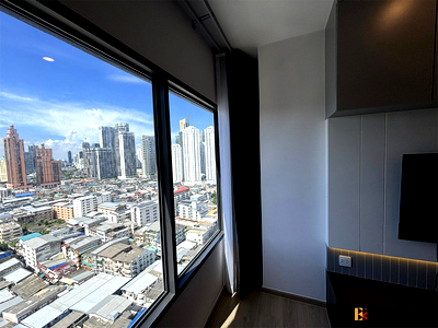 Condos for rent : Life Rama 4 - Asoke Ready-to-move-in Condo at an Amazing Price!!