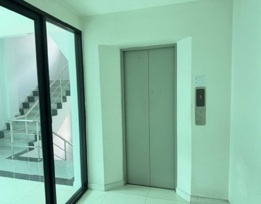 รูป ให้เช่าอาคารสำนักงาน 4 ชั้นพร้อมที่พักชั้นบน ทำเลซอยคู้บอน / ริมถนนคู้บอน / แอร์ 23 เครื่อง / คลีนิคเสริมความงาม , โรงพยาบาลสัตว์ , คลีนิคฟัน อื่น ๆ - รูปที่ 8/23