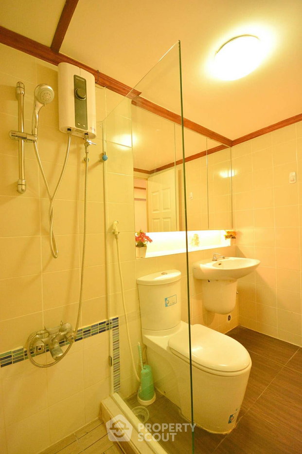 picture Great Value 1-BR At Thonglor Tower Condominium Near BTS Thong Lor (ID 944557) - 12/13