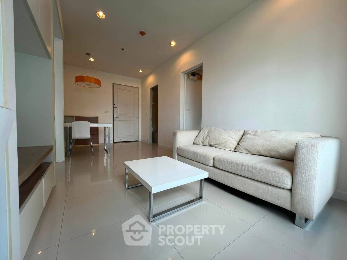 picture 19th-Floor 1-BR Q House Sathon 100m To BTS Krung Thon Buri (ID 3156613) - 2/10