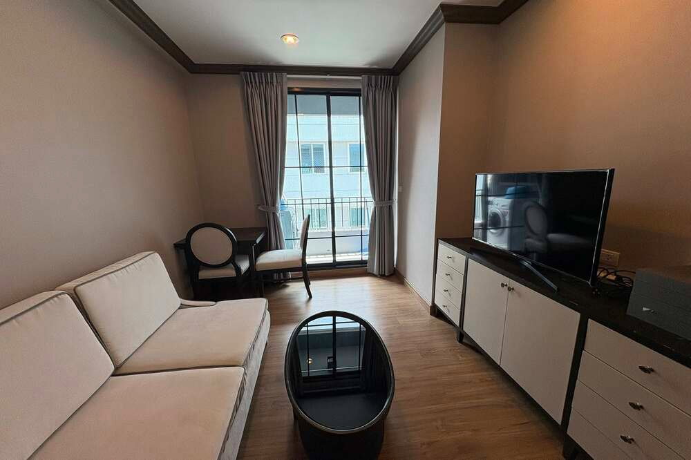 รูป 🔥 ขาย -เช่าด่วน!! 🔥 The Reserve Kasemsan 3, 2 นอน, 2 น้ำ, วิวสระ, ห้องมุม, ห้องกว้าง !! Code C20240300360 แต่งครบ, พร้อมเข้าอยู่, ราคาพิเศษ!!📣📣 - รูปที่ 3/8