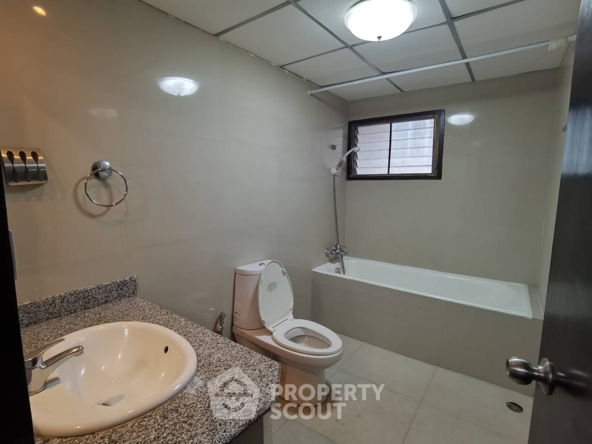 picture Pet-Friendly 3-BR 250 Sqm At Regent On The Park 1, BTS Phrom Phong (ID 514434) - 14/19