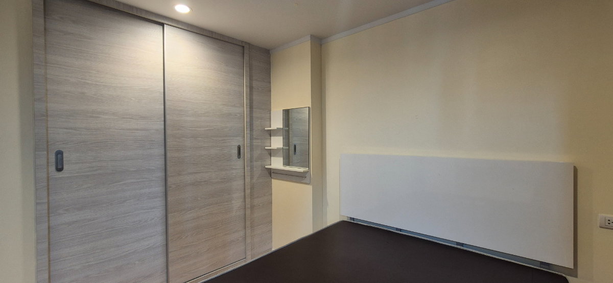picture Fully furnished room for rent , near ARL and MRT Huamak station - 8/14