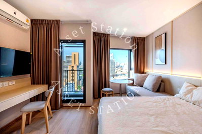Condos for rent : Life Rama 4 - Asoke 🚅 Near MRT Queen Sirikit National Convention Centre Station, FYI Center Building, and Benjakitti Park.