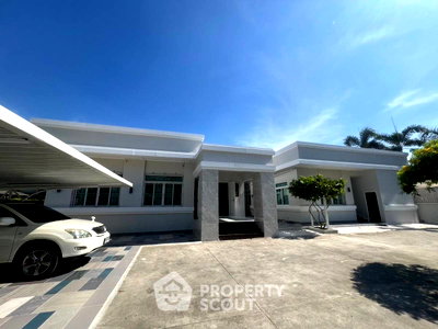 Houses for rent Soi Bearing (Sukhumvit 107) : Pet-Friendly 7-BR House With 1,000 Sqm In Bang Kaeo (ID 2107543)