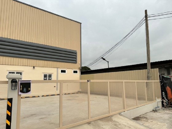 รูป ให้เช่าโกดังพร้อมสำนักงาน พื้น epoxy / ซอยรามอินทรา / ห่าง BTS วัชรพล ประมาณ 500 เมตร /พื้นที่โกดัง 400 ตารางเมตร / รถใหญ่เข้าออกได้ - รูปที่ 2/10