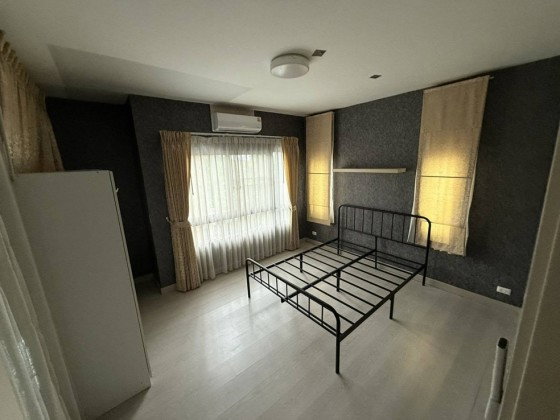 รูป ให้เช่าทาวน์โฮม 3 ชั้น หมู่บ้านอีโค สเปซ Eco Space เกษตร-นวมินทร์ แอร์ 4 เครื่อง เฟอร์นิเจอร์บางส่วน อยู่อาศัย หรือ Home Office จดบริษัทได้ - รูปที่ 14/15