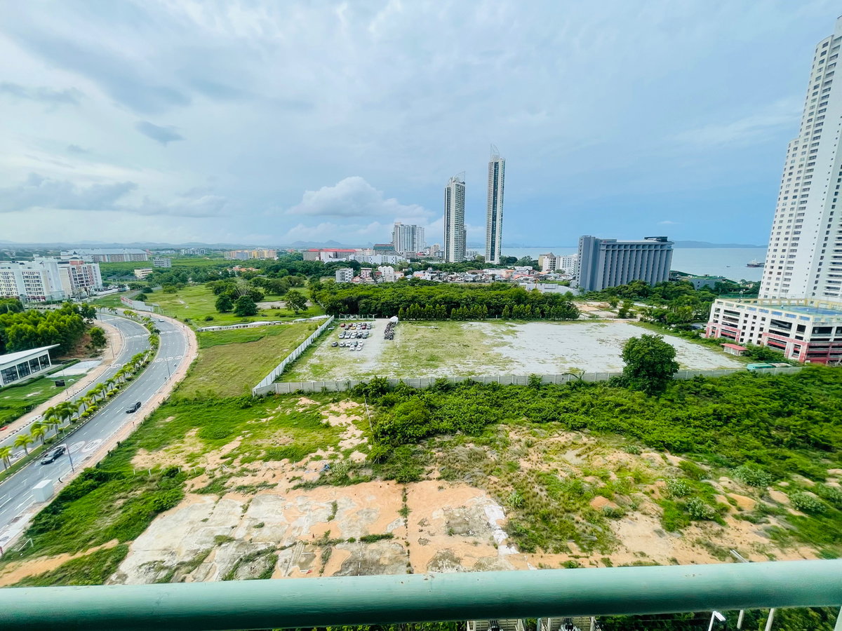 picture Lumpini Seaview Jomtien condo for yearly rent  - 15/16