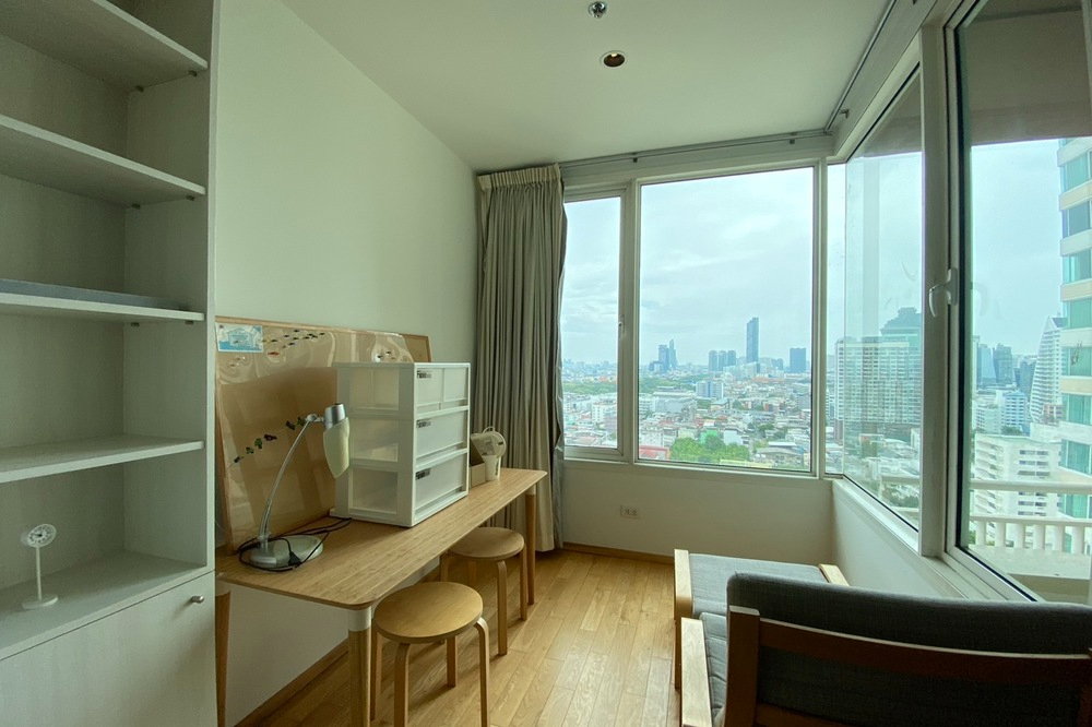 รูป 🔥ขายด่วน !! The Empire Place, 1 ห้องนอน 1 ห้องน้ำ, ชั้นสูง 14++, วิวสวย !! Code C20260500024 แต่งครบ, แต่งครบ, ราคาพิเศษ!!📣📣 - รูปที่ 3/7
