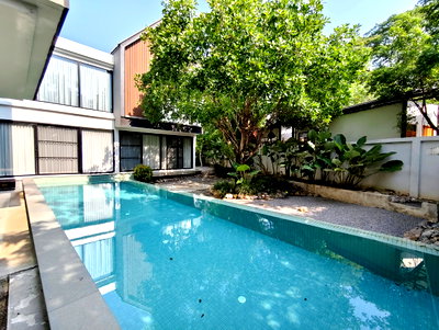 Houses for sale  Mae Hia Chiang Mai : POOL VILLA, BAAN WANG TARN 2, Elegant 2-Storey Modern Contemporary Pool Villa.