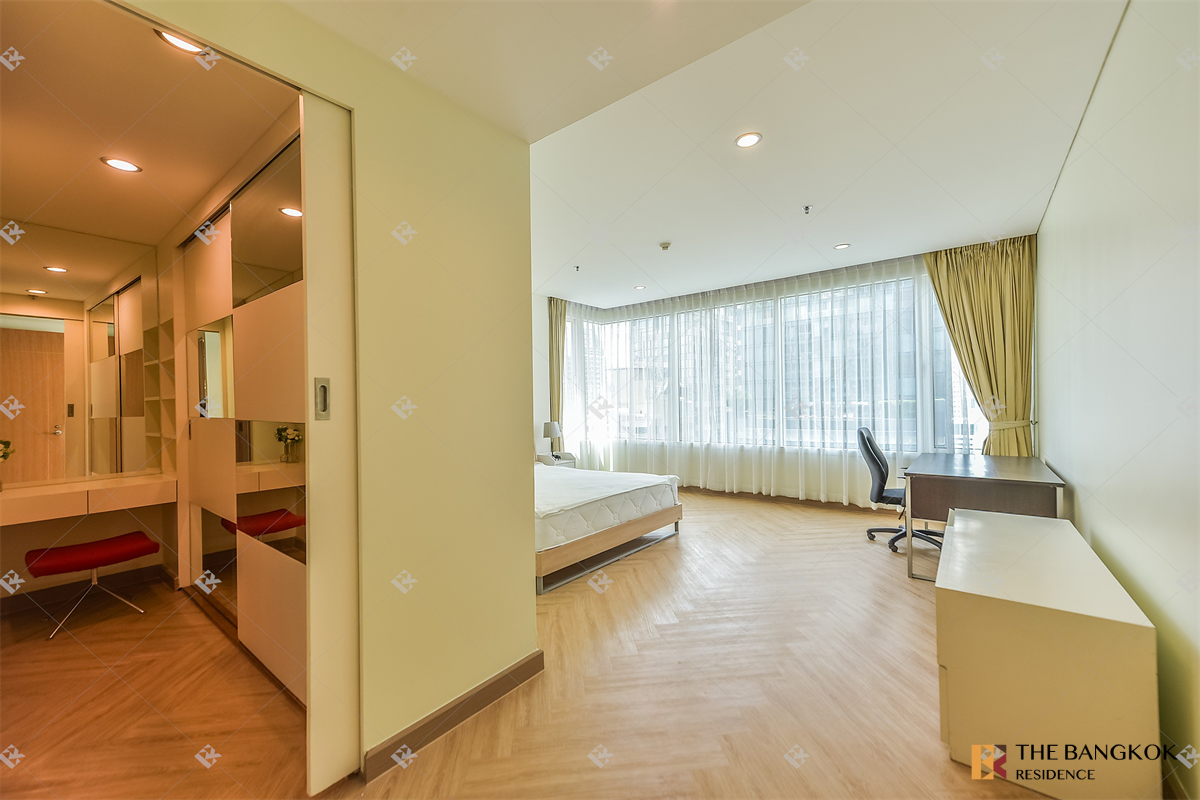 picture Great price, prime location The Royal Saladaeng near BTS Sala Daeng - 7/10