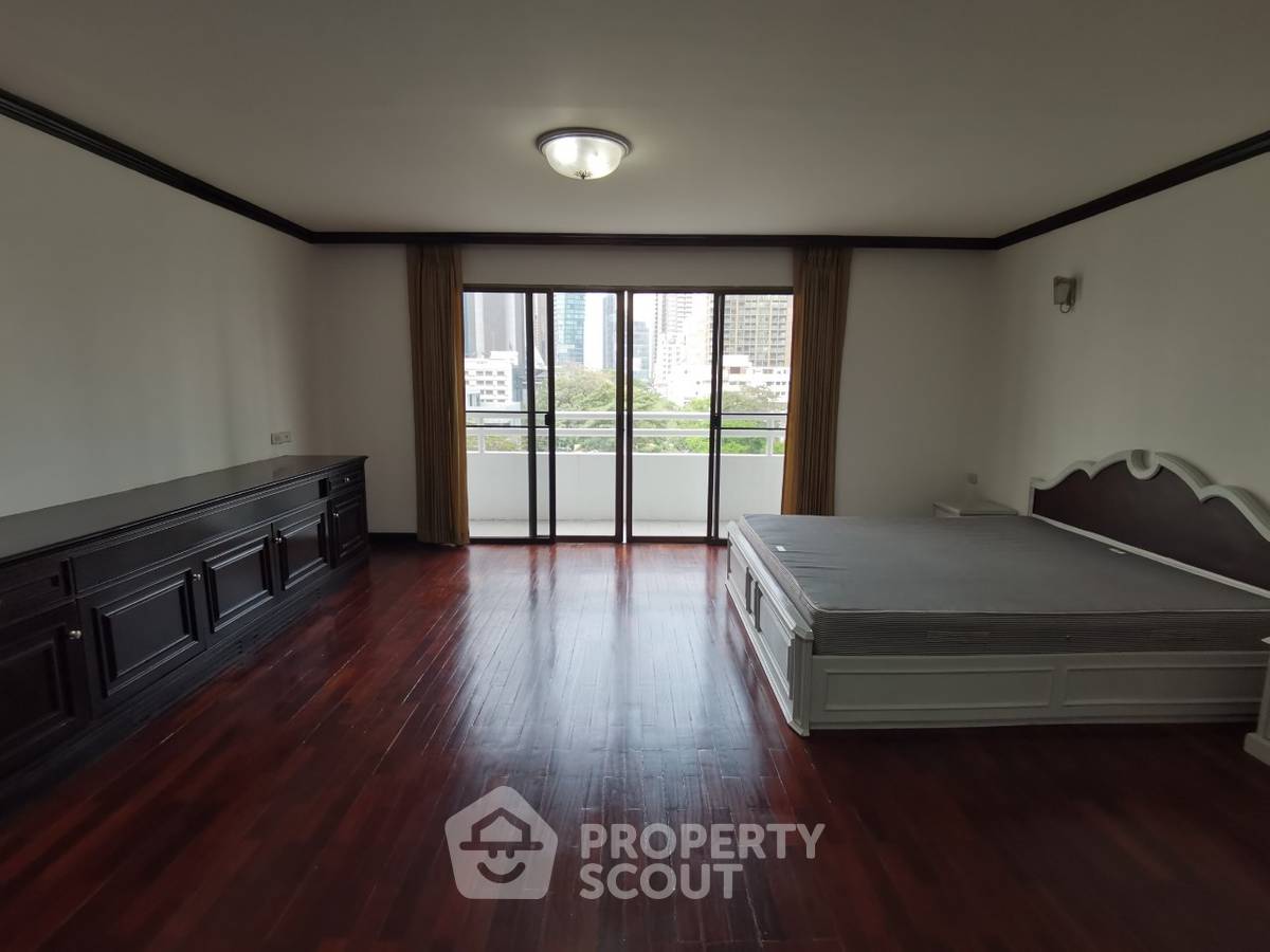 picture Pet-Friendly 3-BR 250 Sqm At Regent On The Park 1, BTS Phrom Phong (ID 514434) - 10/19