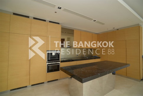 Saladaeng residences Hurry to book!! Popular rare units near MRT Silom Station