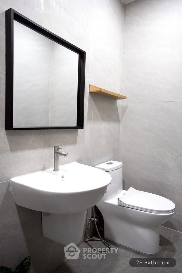 picture 3-BR 140 Sqm Condo At U Charoen Residence Town In Town (ID 2285387) - 14/17