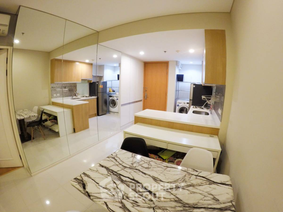 picture 200m To MRT Phetchaburi: 31st-Floor 1-BR Villa Asoke (ID 511367) - 4/9