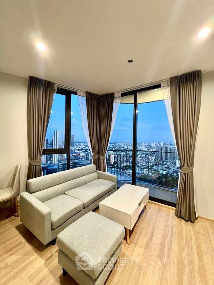 picture 45th-Floor 2-BR At Skyrise Avenue Sukhumvit 64 By BTS Punnawithi (ID 3155951) - 2/12