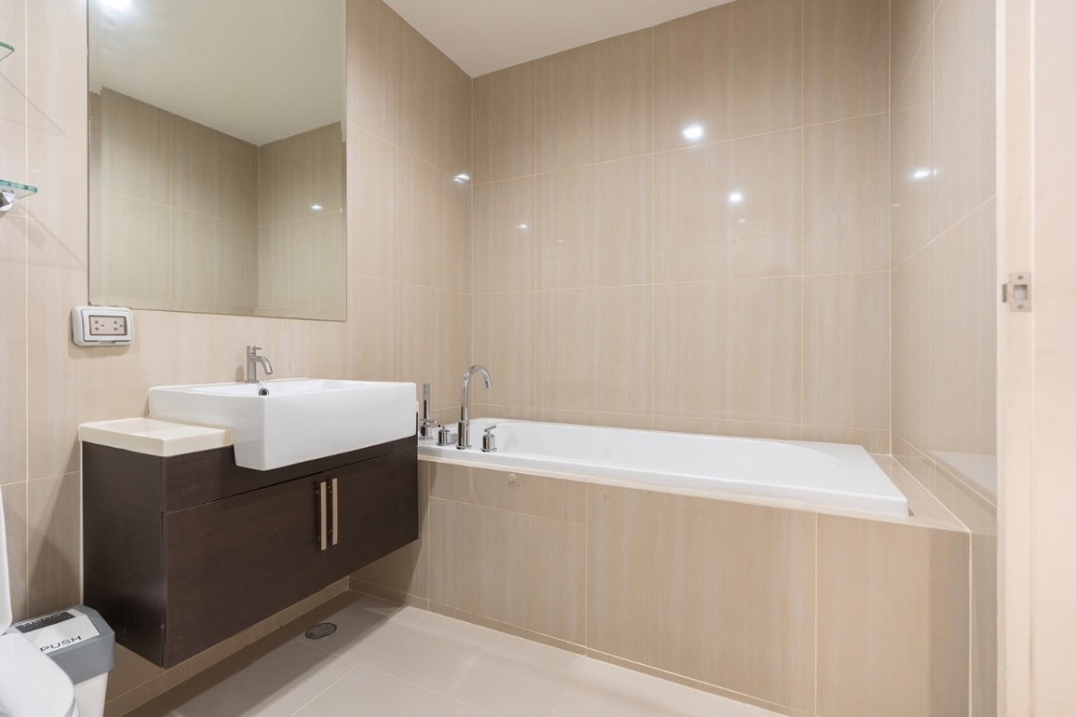 รูป 🔥 VILLA ASOKE – RARE DUPLEX 2BEDROOM WITH DOUBLE-HEIGHT CEILINGS AT 17.5MB 🔥 - รูปที่ 4/25